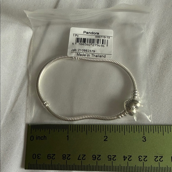 Pandora bracelet with A charm, brand new in package - Picture 3 of 3